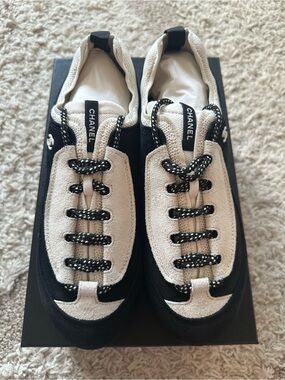 Chanel 26A Black&White CC Sneakers Size 42